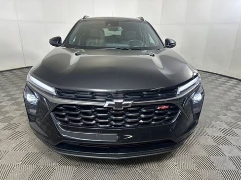 Used 2025 Chevrolet Trax RS w/ Driver Confidence Package image 8