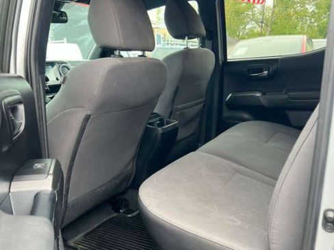 Used 2019 Toyota Tacoma TRD Off-Road AWD/4WD image 24
