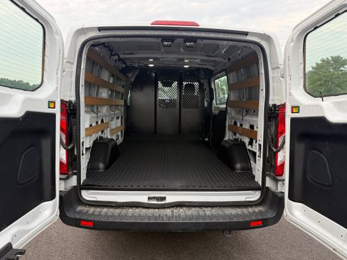 Used 2024 Ford Transit 250 Low Roof w/ Exterior Upgrade Package RWD image 9