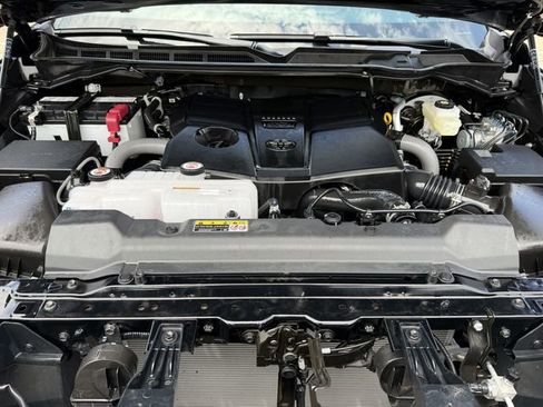 Certified 2026 Toyota Tundra Limited AWD/4WD image 31