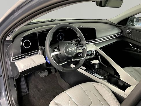 New 2026 Hyundai Elantra Limited FWD image 16