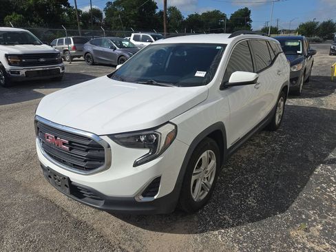 Used 2018 GMC Terrain SLE w/ Driver Convenience Package FWD image 5