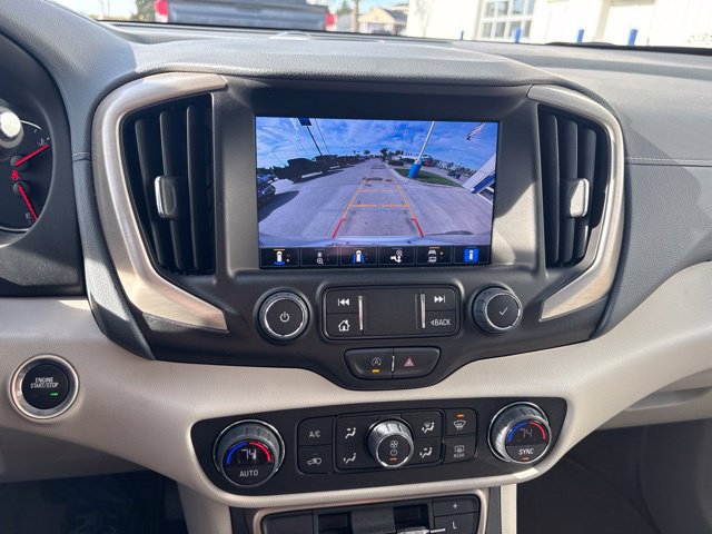 Used 2022 GMC Terrain Denali w/ Denali Premium Package AWD/4WD image 15