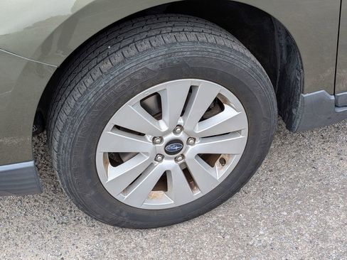 Used 2016 Subaru Outback 2.5i Premium image 6