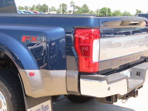 Used 2019 Ford F350 King Ranch w/ King Ranch Ultimate Package AWD/4WD image 15