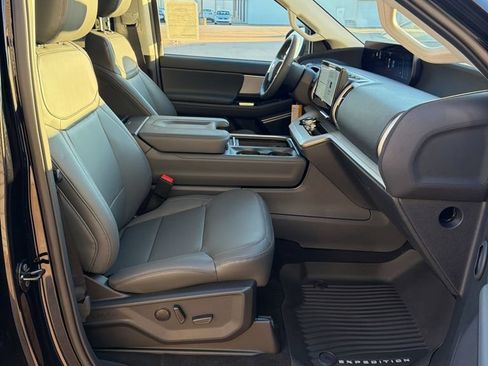 New 2026 Ford Expedition Active RWD image 15