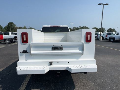 Used 2023 GMC Sierra 3500 Pro w/ Convenience Package AWD/4WD image 4