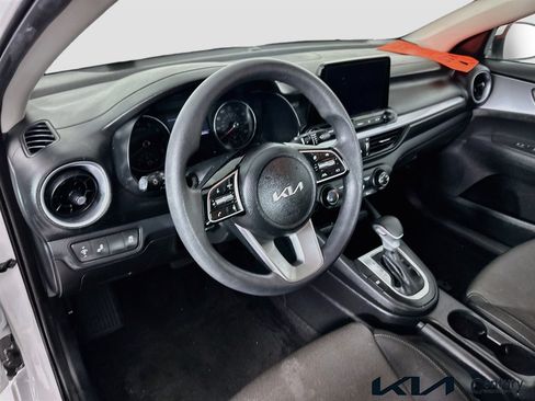 Certified 2023 Kia Forte LXS w/ LXS Technology Package FWD image 9