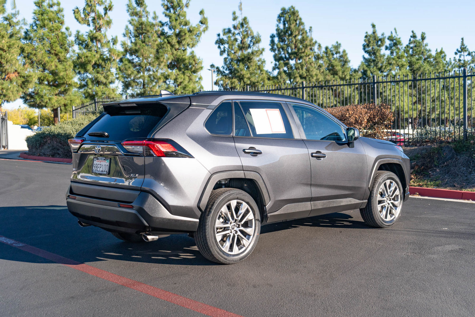 Certified 2022 Toyota RAV4 XLE Premium FWD image 9