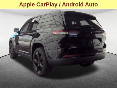 Used 2023 Jeep Grand Cherokee Altitude AWD/4WD image 8