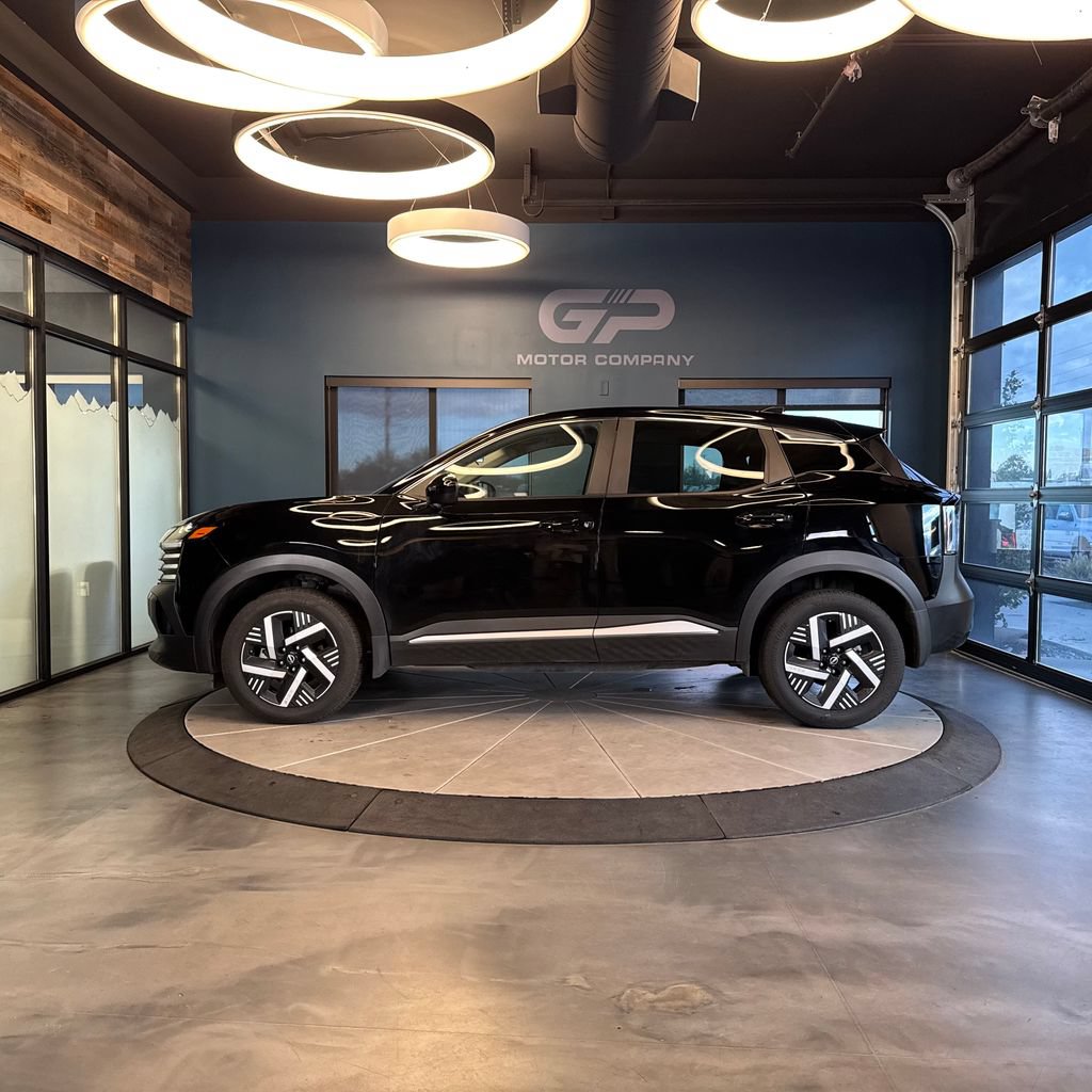 Used 2025 Nissan Kicks SV FWD image 6