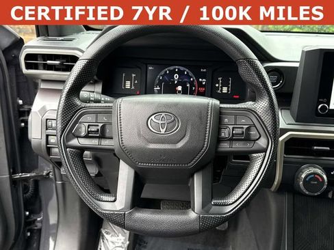 Used 2025 Toyota Tacoma SR5 AWD/4WD image 18