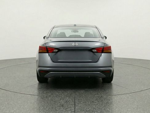Used 2025 Nissan Altima 2.5 SV FWD image 7