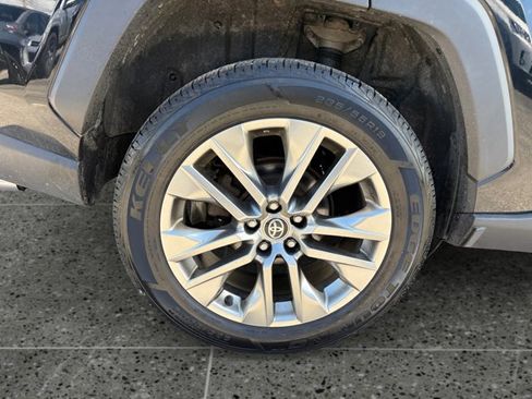 Used 2020 Toyota RAV4 Limited AWD/4WD image 11