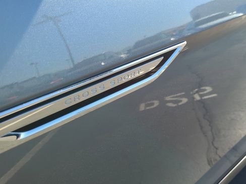 Certified 2024 Volkswagen Atlas Cross Sport SE image 22