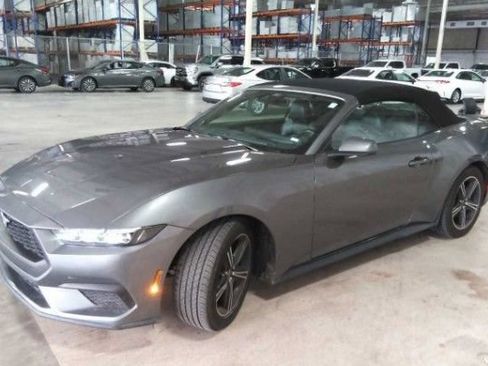 Used 2025 Ford Mustang Premium RWD image 3