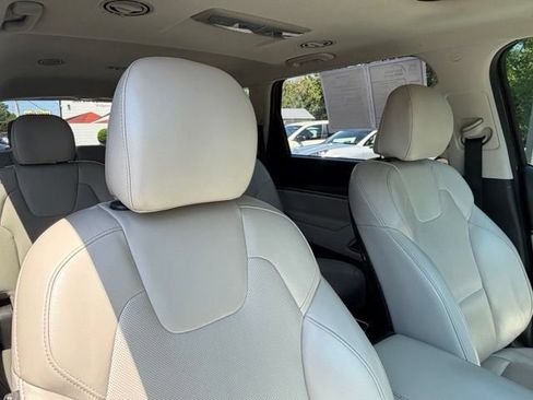 Used 2020 Kia Telluride S FWD image 32