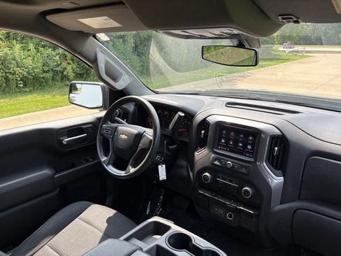 Used 2021 Chevrolet Silverado 1500 Custom AWD/4WD image 28