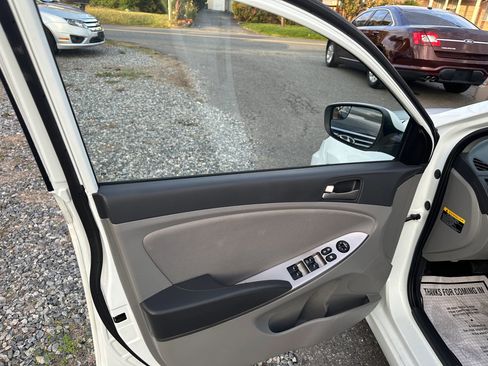 Used 2015 Hyundai Accent GS image 13