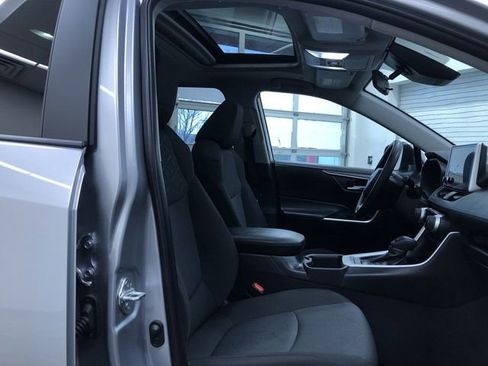 Used 2025 Toyota RAV4 XLE w/ Convenience Package image 23