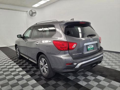 Used 2019 Nissan Pathfinder SV image 5