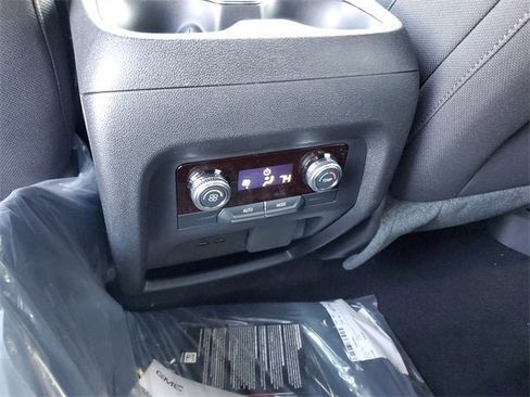 New 2026 GMC Acadia Elevation image 16