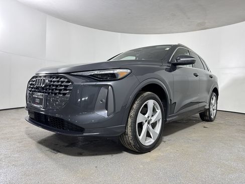 Used 2025 Audi Q5 Premium Plus w/ Premium Plus AWD/4WD image 24