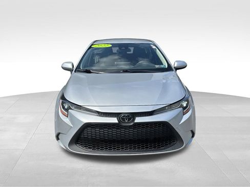 Used 2022 Toyota Corolla LE FWD image 2