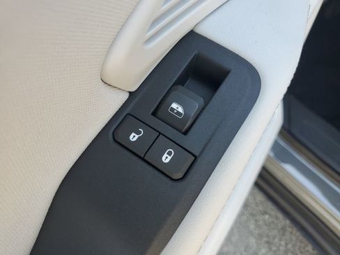 New 2026 Jeep Cherokee Laredo image 16