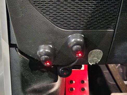 Used 2021 Jeep Wrangler Unlimited Sahara AWD/4WD image 45