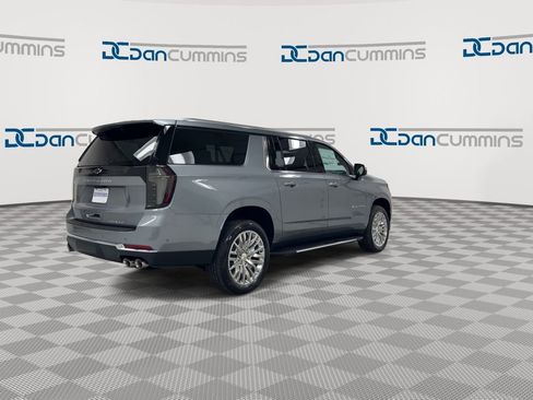 New 2026 Chevrolet Suburban Premier AWD/4WD image 8