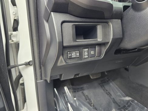 Used 2018 Toyota Tacoma TRD Off-Road image 29