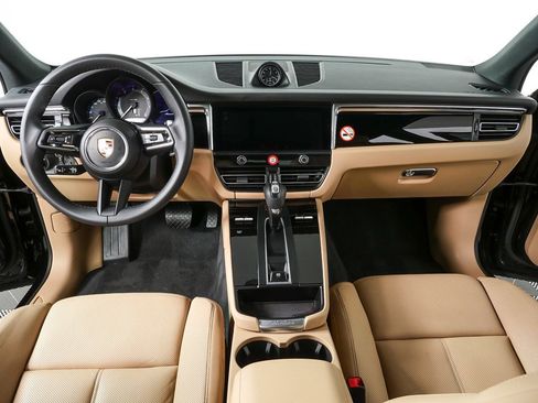 New 2025 Porsche Macan AWD image 20