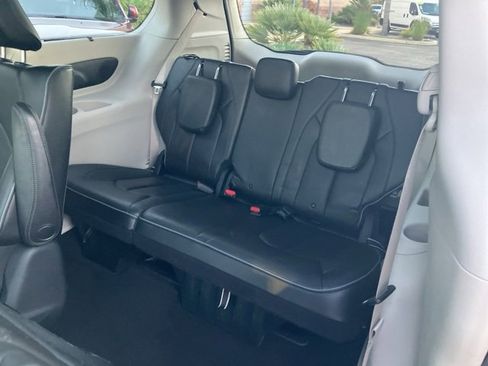 Used 2018 Chrysler Pacifica Limited w/ Advanced Safetytec Group image 25