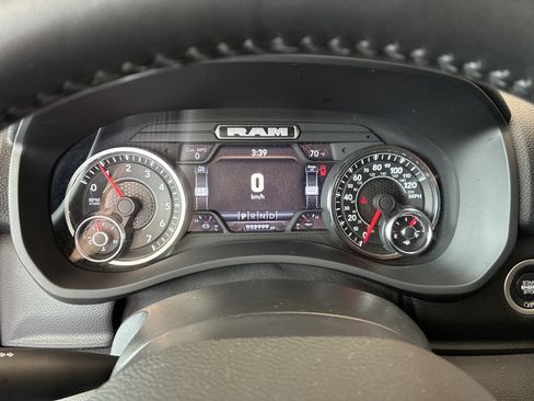 Certified 2024 RAM 2500 Big Horn w/ Night Edition AWD/4WD image 28
