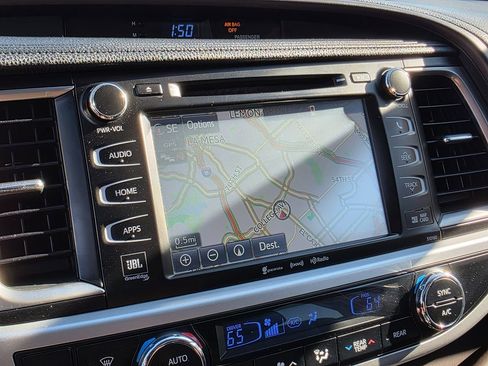 Used 2016 Toyota Highlander Limited image 34