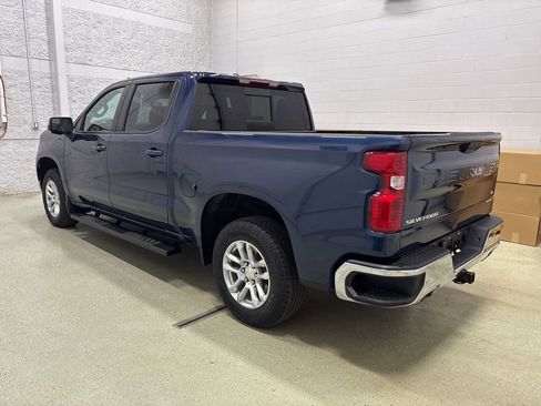 Used 2023 Chevrolet Silverado 1500 LT AWD/4WD image 7