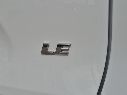 Used 2023 Toyota RAV4 LE FWD image 7