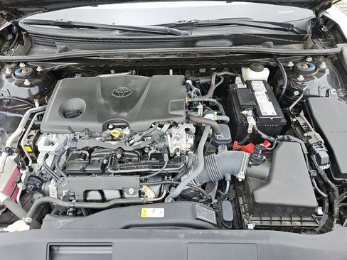 Used 2024 Toyota Camry SE FWD image 11
