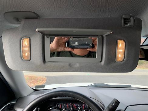 Used 2015 GMC Yukon XL SLE w/ Convenience Package image 35