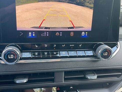 Used 2026 Chevrolet Colorado Trail Boss AWD/4WD image 27