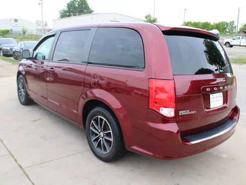 Used 2019 Dodge Grand Caravan GT FWD image 5