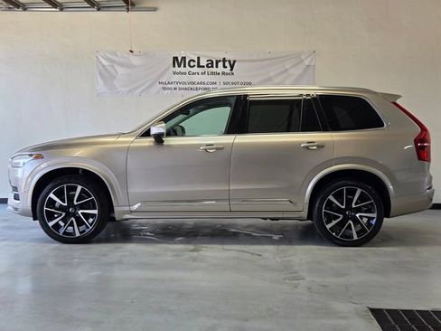 Certified 2023 Volvo XC90 B6 Plus AWD/4WD image 2