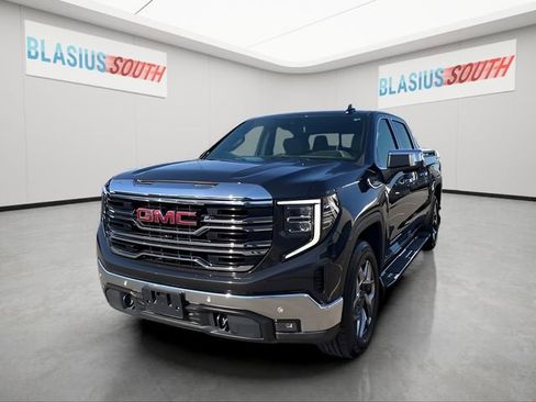 Used 2022 GMC Sierra 1500 SLT w/ SLT Premium Plus Package image 7