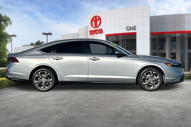 Used 2023 Honda Accord EX image 3