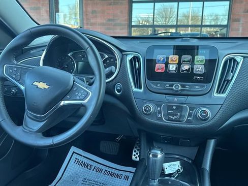 Used 2016 Chevrolet Malibu LT image 19