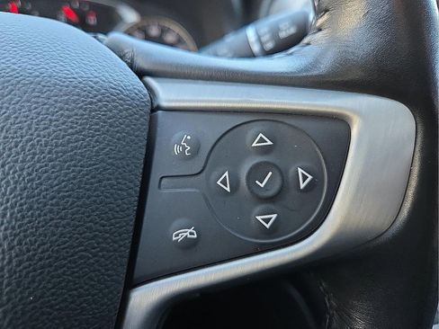 Used 2021 GMC Acadia SLT w/ Premium Package image 18