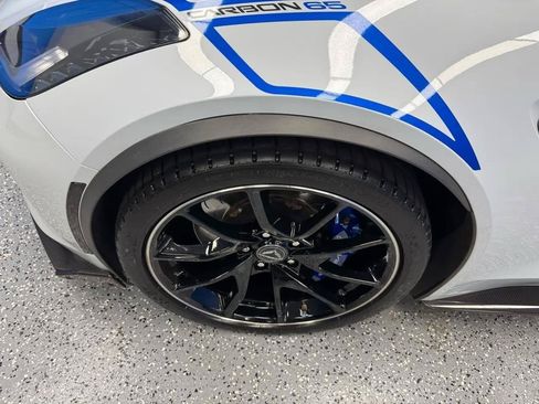 Used 2018 Chevrolet Corvette Z06 w/ Carbon 65 Edition RWD image 32