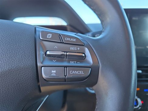 Used 2022 Hyundai Ioniq SE image 30