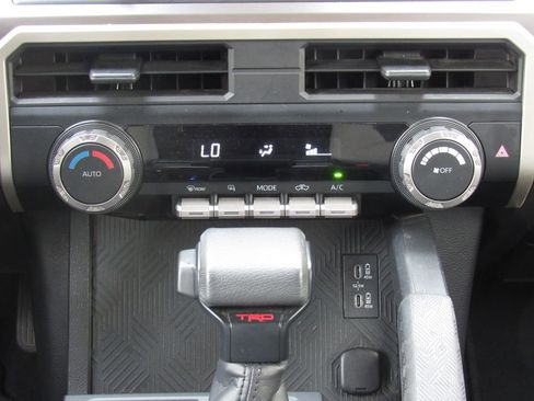 Certified 2024 Toyota Tacoma TRD Off-Road AWD/4WD image 29